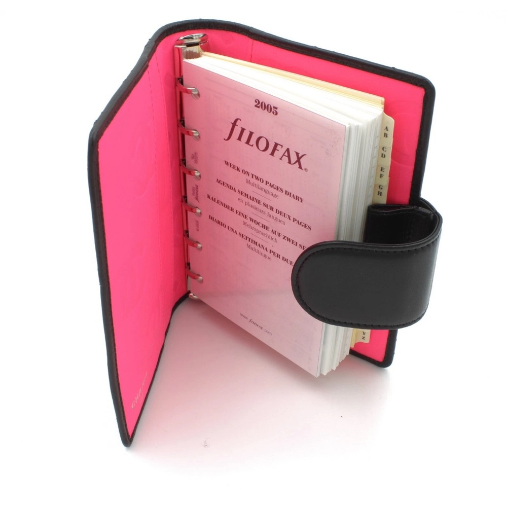 CHANEL Quilted Black and White Leather
Agenda Booklet - Picture 4 of 9